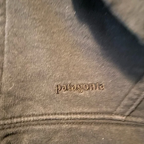 Patagonia women’s zip up sweatshirt - Picture 2 of 3